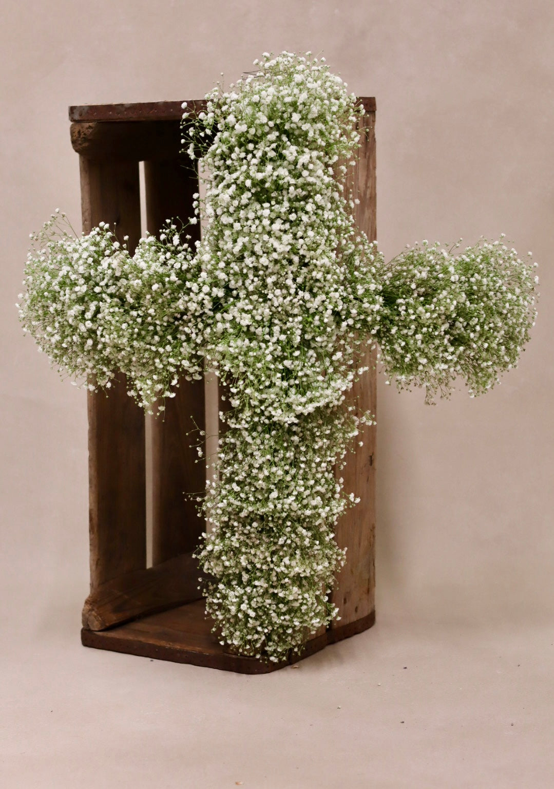 Babies Breath Cross Wreath – Foliage Finery