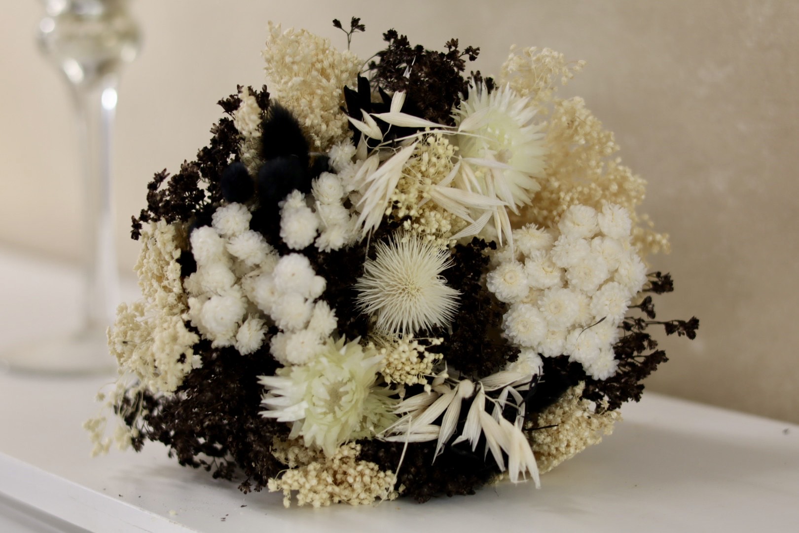 Black and White n31 Dried Bouquet