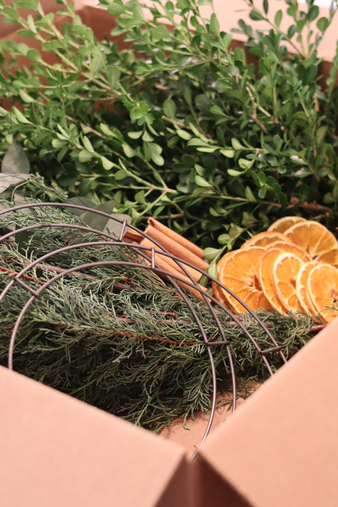 Build-a-Wreath Kit -Deluxe Makes Two Fresh Wreaths