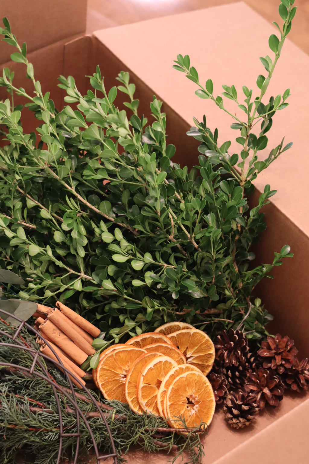 Build-a-Wreath Kit -Deluxe Makes Two Fresh Wreaths