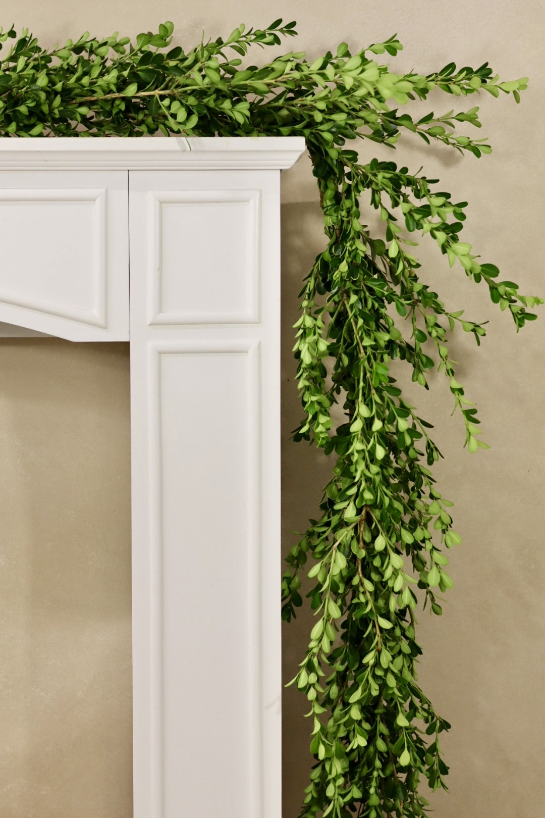 Boxwood Christmas Garland