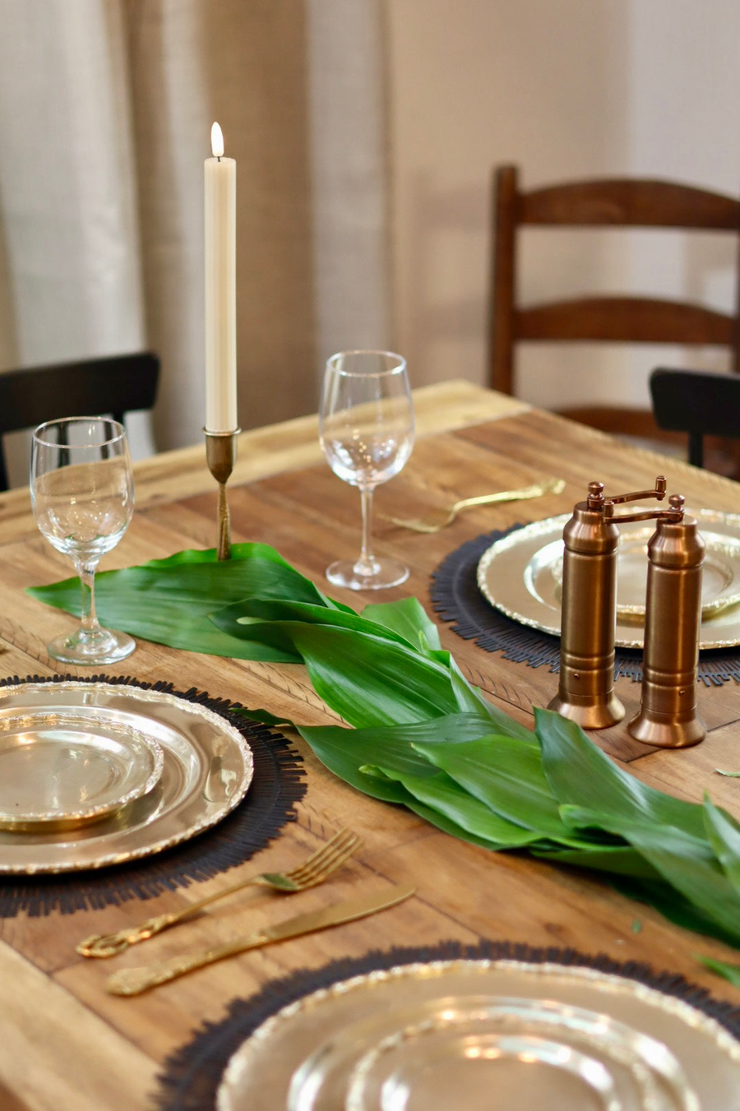 Green Aspidistra Garland