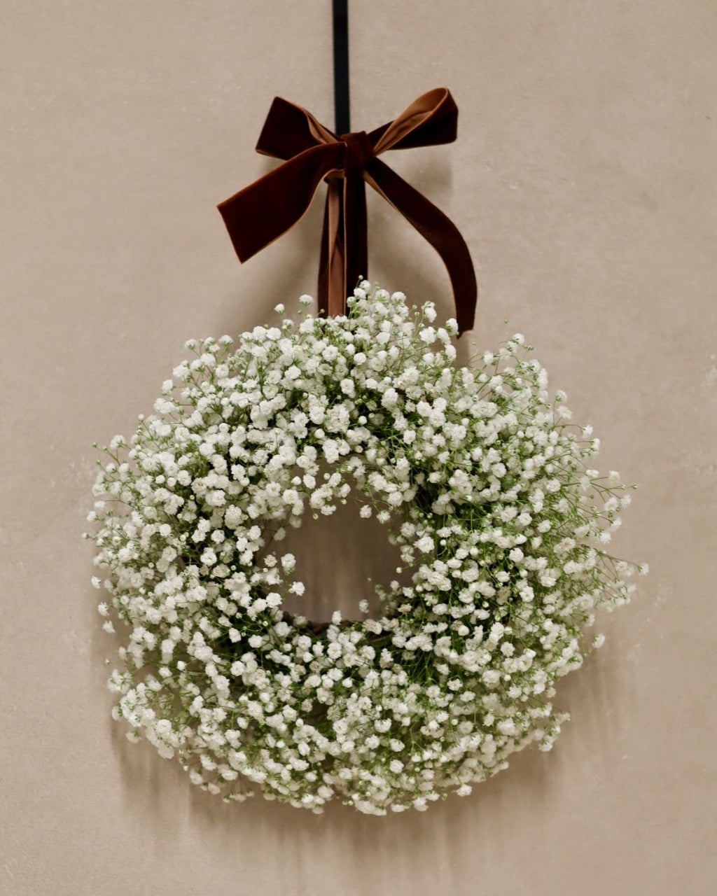 12" Baby’s Breath Grapevine Wreath