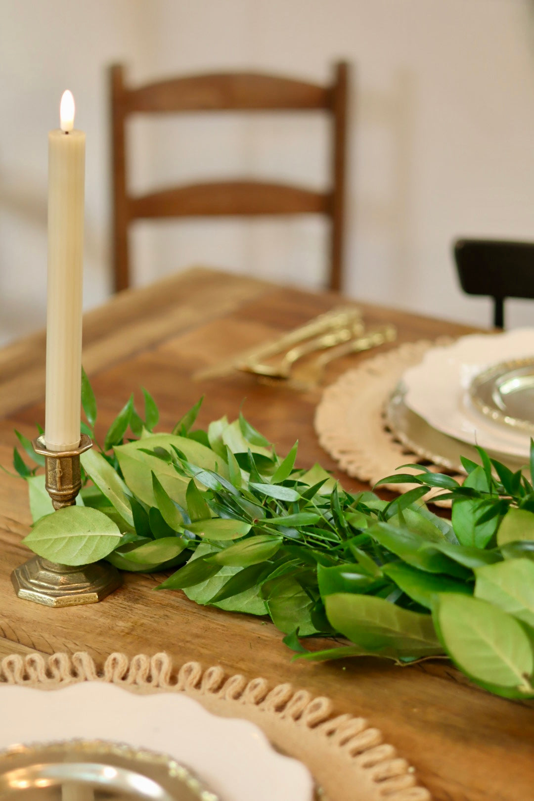 Salal Italian Ruscus Garland